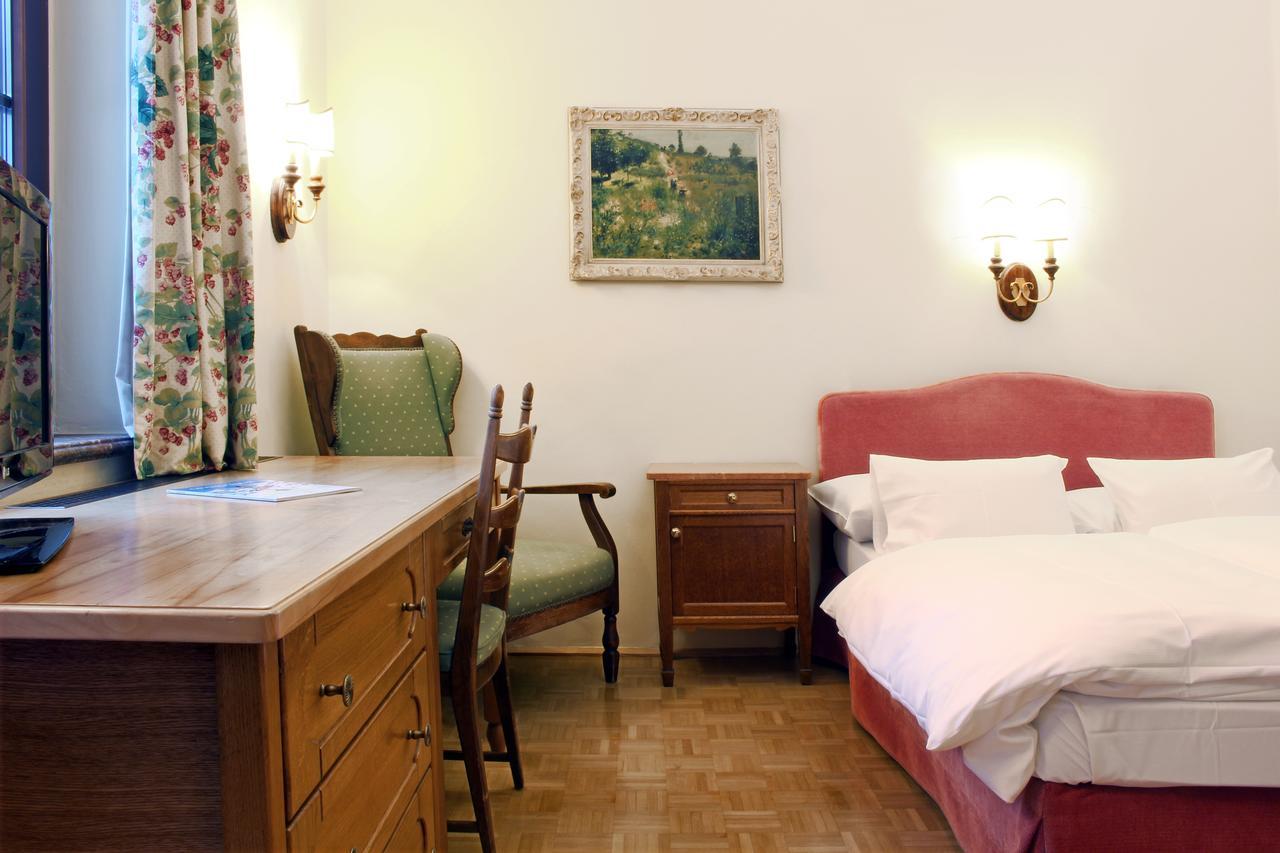 Gruener Baum Hotel Bad Gastein Bagian luar foto